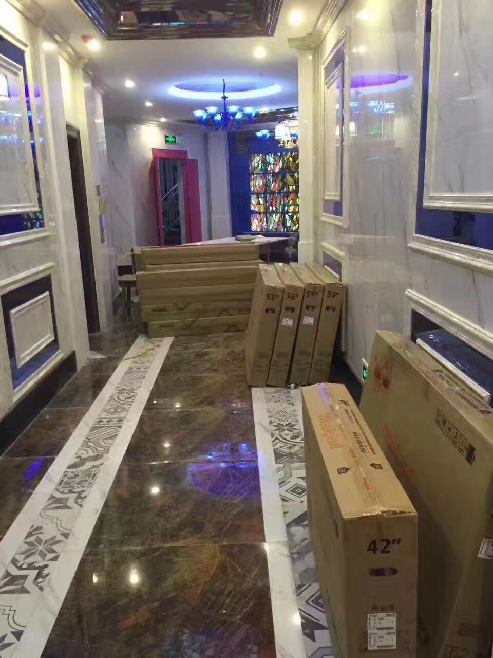 四川达州鼎豪ktv42寸液晶电视安装案例